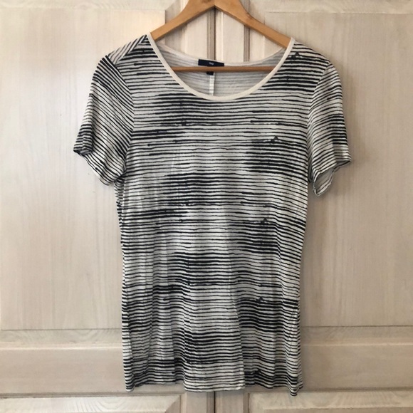GAP Tops - 🔻4/$20🔻Gap | Graphic Stripe Scoopneck Tee